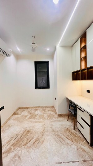 Kitchen in 4 BHK Builder Floor at SS Mayfield Gardens, Sector 51 – for Sale