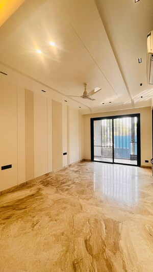 Room in 4 BHK Builder Floor at SS Mayfield Gardens, Sector 51 – for Sale