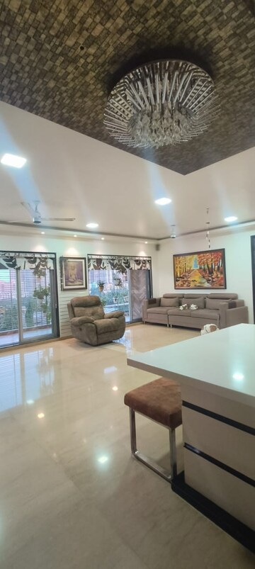 Living Room in 3.5 BHK Apartment at Kalpataru Hills, Manpada – for Sale