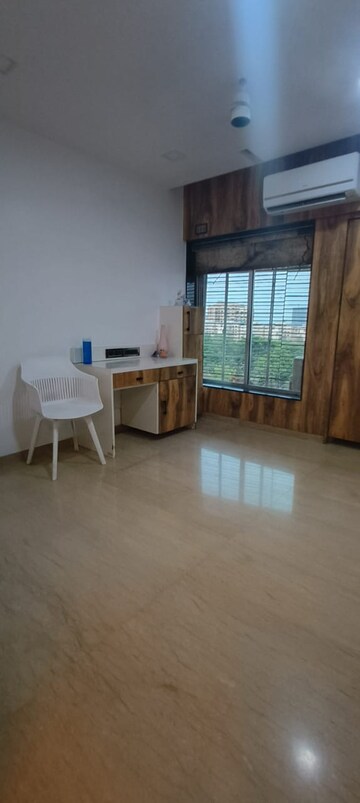 Room in 3.5 BHK Apartment at Kalpataru Hills, Manpada – for Sale
