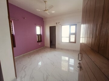 Room in 2 BHK Builder Floor at Sector 84 – for Rent