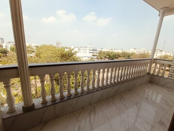 Balcony in 2 BHK Builder Floor at Sector 84 – for Rent