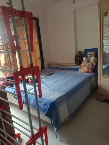 Bedroom in 1 BHK Apartment at Mahim West – for Rent