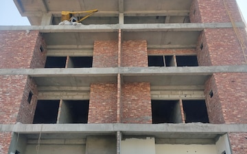 1 BHK Builder Floor For Sale in JakhaN-Rajpur Road