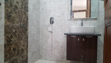 Bathroom in 3.5 BHK Builder Floor at Smart World Gems, Sector 89 – for Sale
