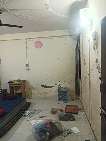 Bathroom in 1.5 BHK Builder Floor at Mayur Vihar Phase 1 – for Rent