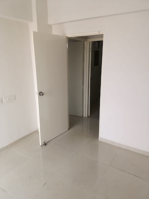 Room in 2 BHK Apartment at Shree Vardhman Mantra, Sector 67 – for Sale