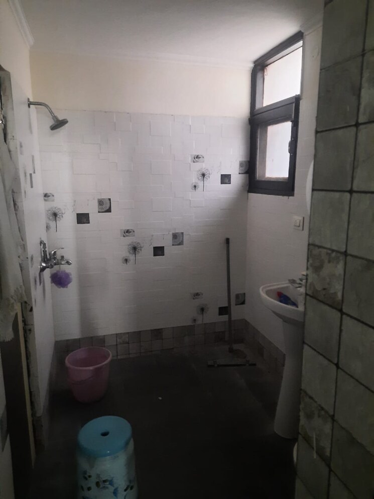 Bathroom, chandigarh-hollywood-heights-1 3 Bedroom 1790 Sq.Ft. Apartment In Lohgarh Zirakpur 8432799