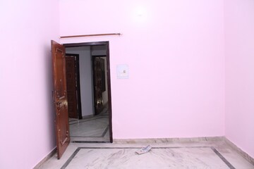 Room in 2 BHK Independent House at Gomti Nagar – for Rent