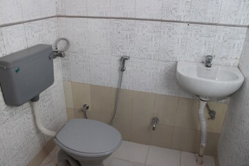 Bathroom in 2 BHK Independent House at Gomti Nagar – for Rent