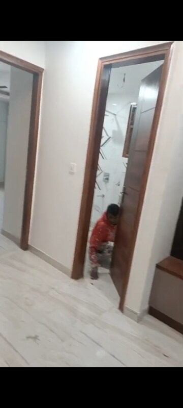 Building Lobby in 3 BHK Builder Floor at Puri Kohinoor, Sector 89 – for Rent