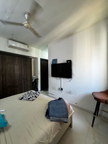 Master Bedroom in 2.5 BHK Apartment at Platinum CHS, Waghbil – for Rent