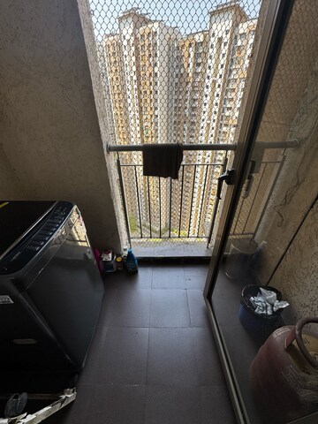 Furnished Amenities in 2.5 BHK Apartment at Platinum CHS, Waghbil – for Rent
