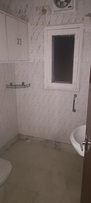 Attached Bathroom in 4 BHK Apartment at Sheikh Sarai – for Sale
