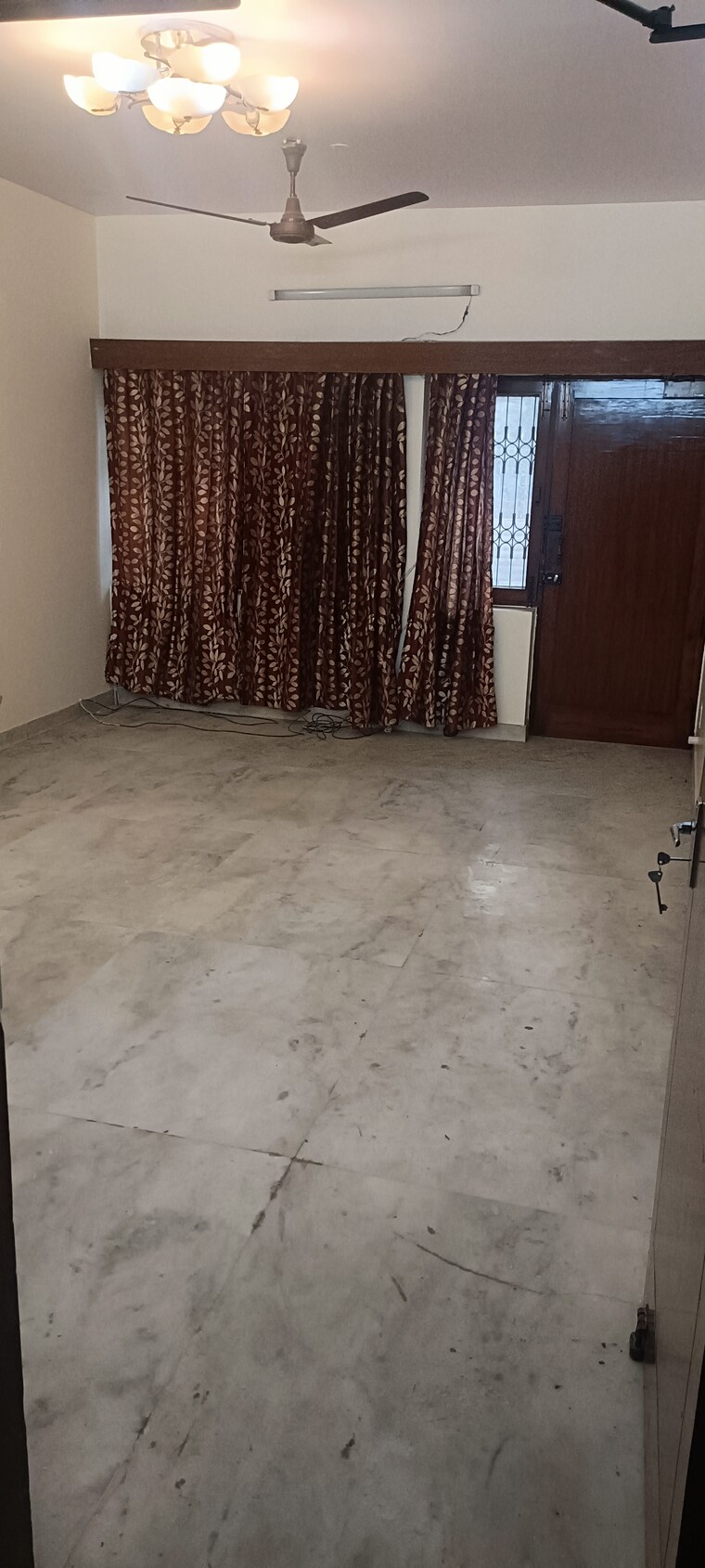 Room, sheikh sarai 4 Bedroom 270 Sq.Yd. Apartment In Sheikh Sarai Delhi 8432988