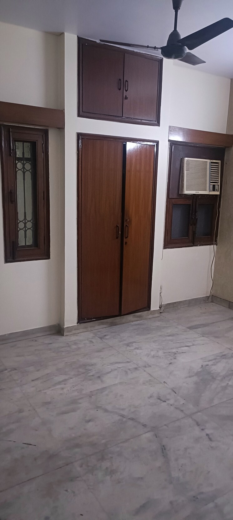 Room, sheikh sarai 4 Bedroom 270 Sq.Yd. Apartment In Sheikh Sarai Delhi 8432988