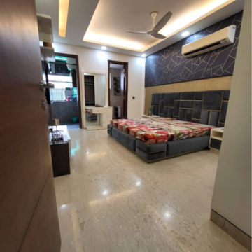 Master Bedroom in 3 BHK Builder Floor at East Of Kailash – for Rent