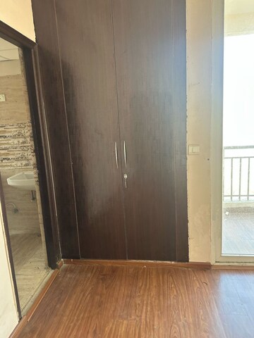 Room in 3 BHK Villa at Amrapali Leisure Valley, Tech Zone 4 Greater Noida – for Rent