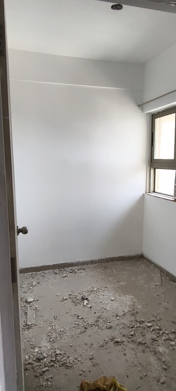 Room in 2.5 BHK Apartment at Lodha Casa Rio, Dombivli East – for Sale