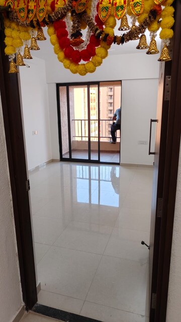 Room in 2 BHK Apartment at Shapoorji Pallonji Joyville Celestia, Hadapsar – for Rent