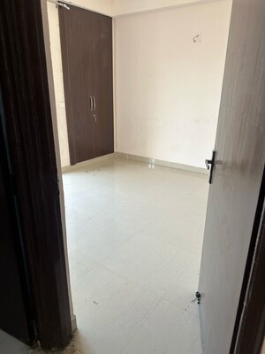 Room in 2 BHK Apartment at Nirala Aspire, Sector 16 Greater Noida – for Sale