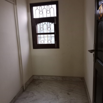 Room in 1.5 BHK Builder Floor at Kalkaji – for Rent
