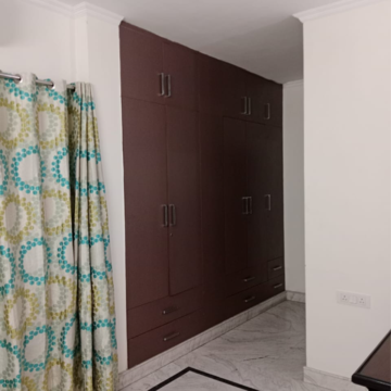 Room in 1.5 BHK Builder Floor at Kalkaji – for Rent