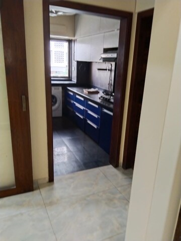 Room in 2 BHK Apartment at Chawla House, Cuffe Parade – for Rent