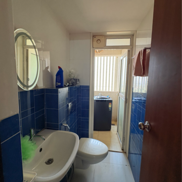Bathroom in 1 BHK Apartment at Lodha Amara Tower 36 And 37, Sandoz Baug – for Rent