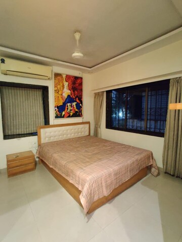 Bedroom in 3.5 BHK Apartment at Venus Apartments Cuffe Parade, Cuffe Parade – for Rent