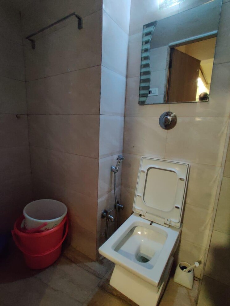 Bathroom, venus-apartments-cuffe-parade 3.5 Bedroom 1350 Sq.Ft. Apartment In Cuffe Parade Mumbai 8433048