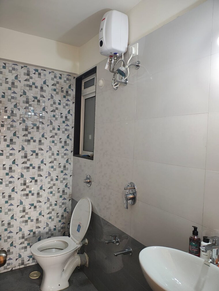 Attached Bathroom, mahavir-kalpavruksha 1 Bedroom 452 Sq.Ft. Apartment In Ghodbunder Road Thane 8433049
