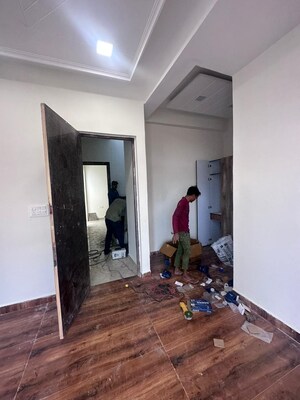 Parking in 2.5 BHK Builder Floor at Ambesten Twin County, Sector 1 Greater Noida – for Sale