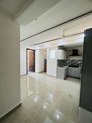 Room in 3 BHK Builder Floor at Lucky The Palm Valley, Sector 1 Greater Noida – for Sale