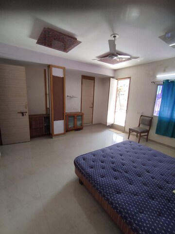 Bedroom in 4 BHK Apartment at Bodakdev – for Rent