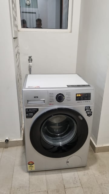 Furnished Amenities in 3 BHK Apartment at Emaar Digi Homes, Sector 62 – for Rent