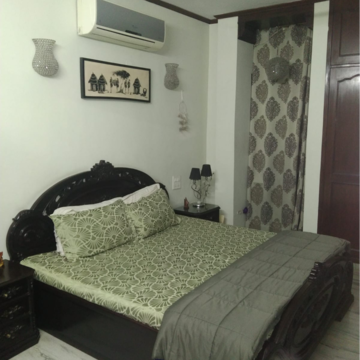 Bedroom in 3 BHK Builder Floor at Chittaranjan Park – for Rent