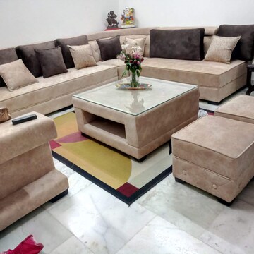 Living Room in 2 BHK Builder Floor at Kalkaji – for Rent