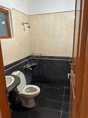 Master Bedroom in 3 BHK Builder Floor at Uppal Southend, Sector 49 – for Rent