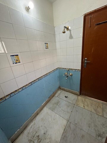 Bathroom in 3 BHK Builder Floor at Uppal Southend, Sector 49 – for Rent