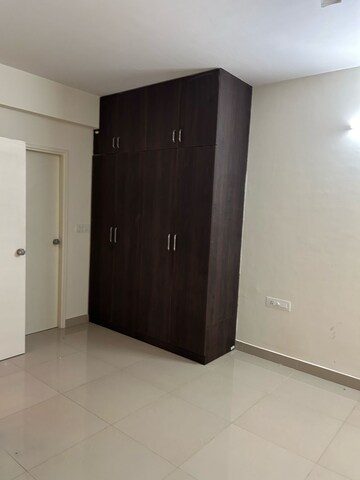 Room in 2 BHK Apartment at Mantri Webcity, Hennur – for Rent