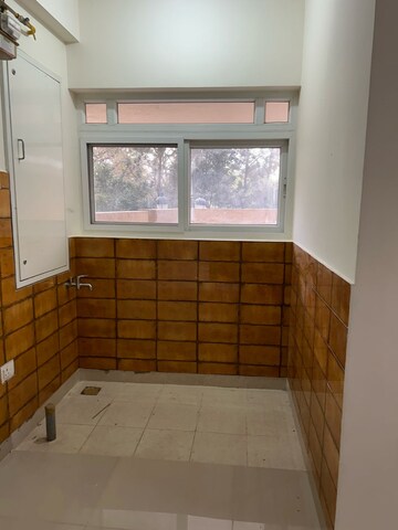 Room in 2 BHK Apartment at Mantri Webcity, Hennur – for Rent