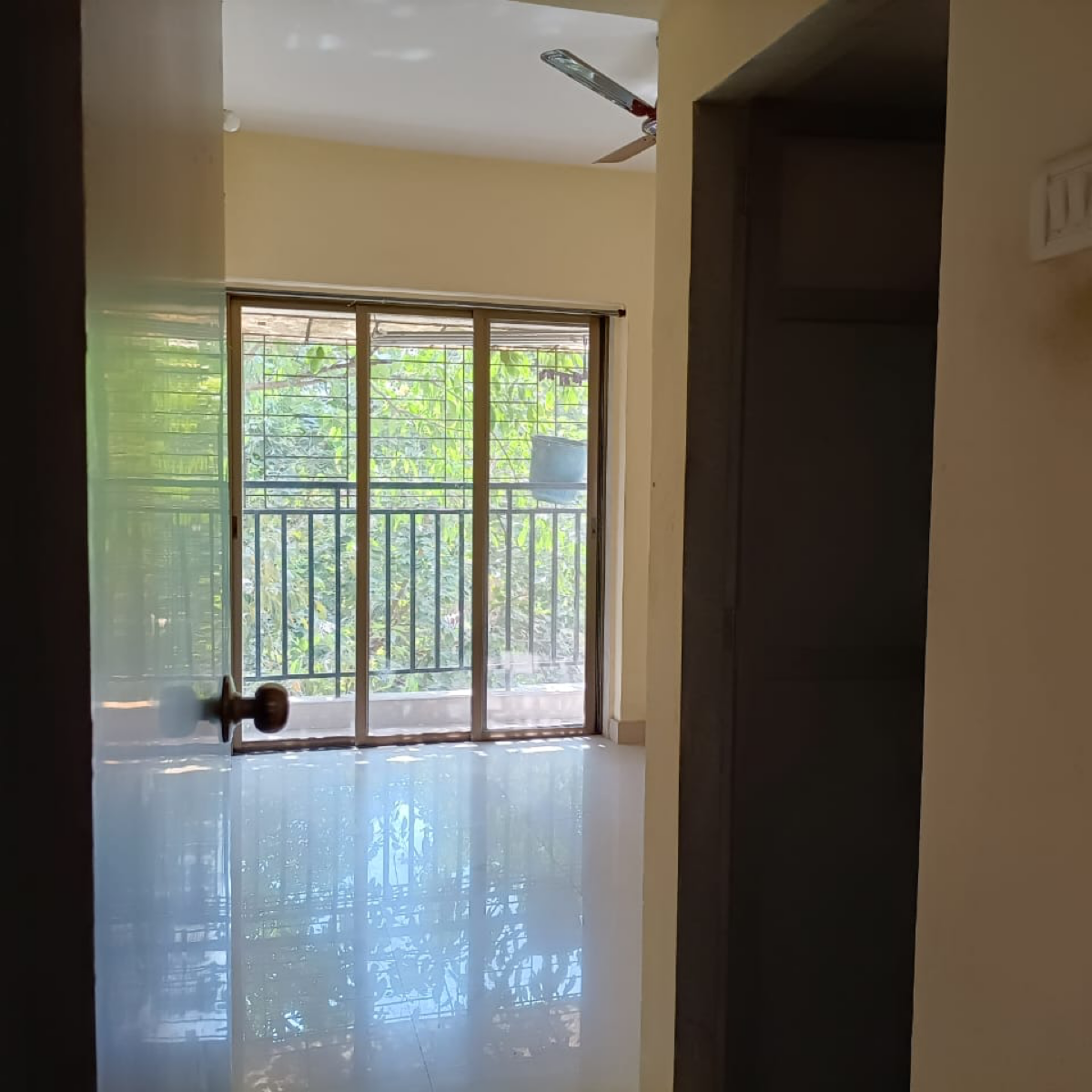 2 BHK Apartment For Sale in Titanium Tower