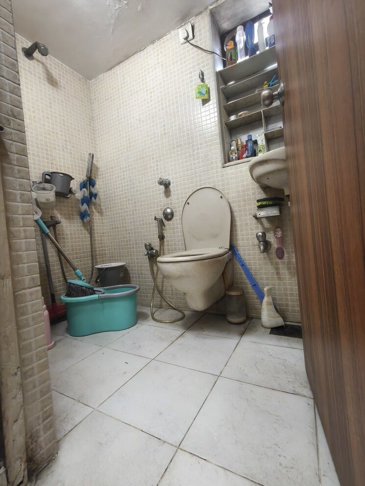 Bathroom, andheri west 2 Bedroom 870 Sq.Ft. Apartment In Andheri West Mumbai 8433176