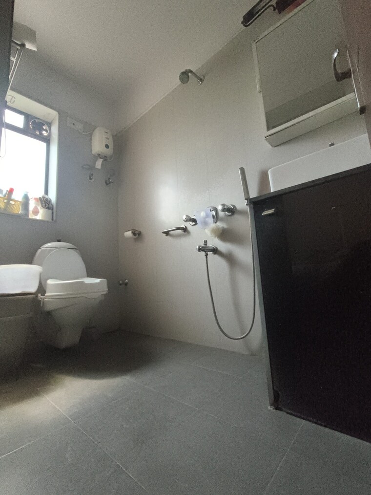 Bathroom, andheri west 2 Bedroom 870 Sq.Ft. Apartment In Andheri West Mumbai 8433176