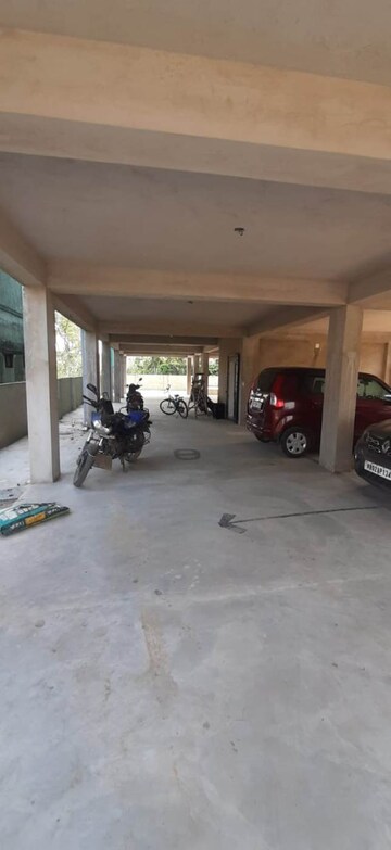 Parking in 3 BHK Apartment at Thakurpukur – for Sale