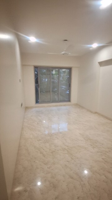 Room in 3 BHK Apartment at Veena Solace, Santacruz West – for Sale