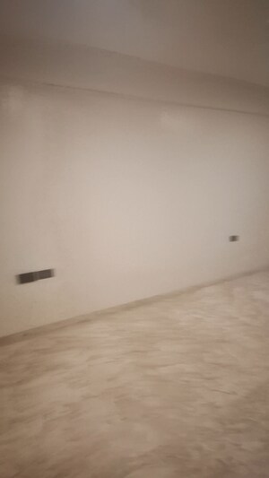 Room in 3 BHK Apartment at Veena Solace, Santacruz West – for Sale