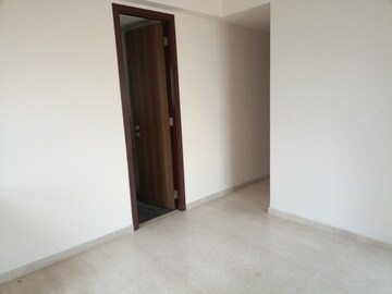 Room in 2 BHK Apartment at Piramal Vaikunth, Balkum Pada – for Rent
