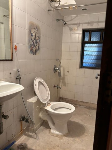 Bathroom in 3 BHK Apartment at Andheri West – for Rent